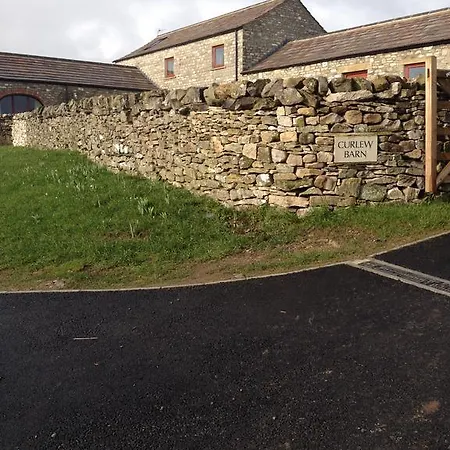 Curlew Barn 3*