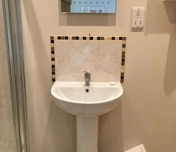 לינה וארוחת בוקר Curlew Barn 3*